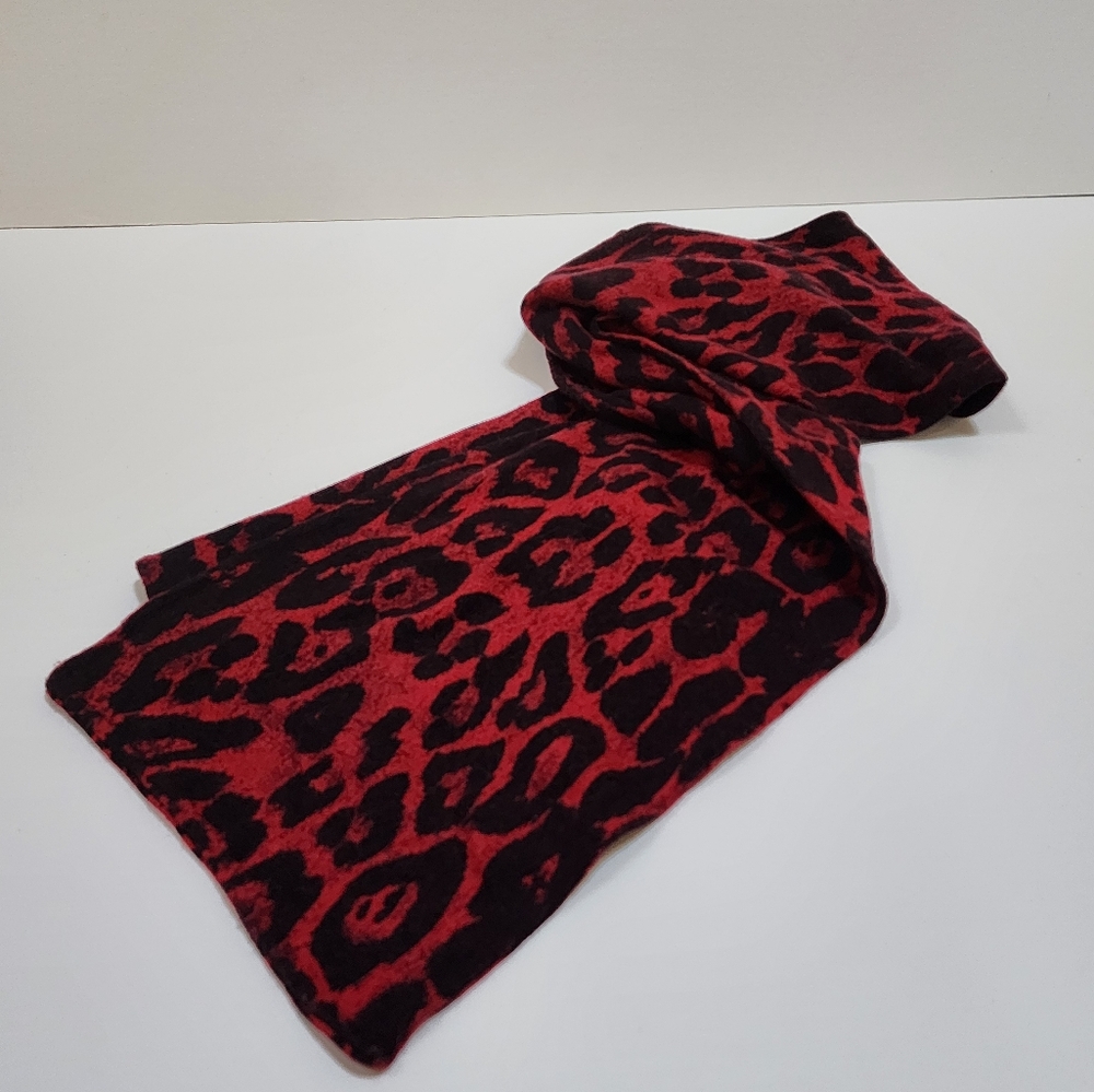 CUDDLY SOFT LONG RED AND BLACK NECK SCARF ANIMAL PRINT